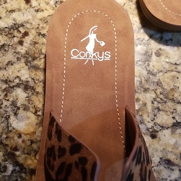 Sandals - Picture 2 of 3